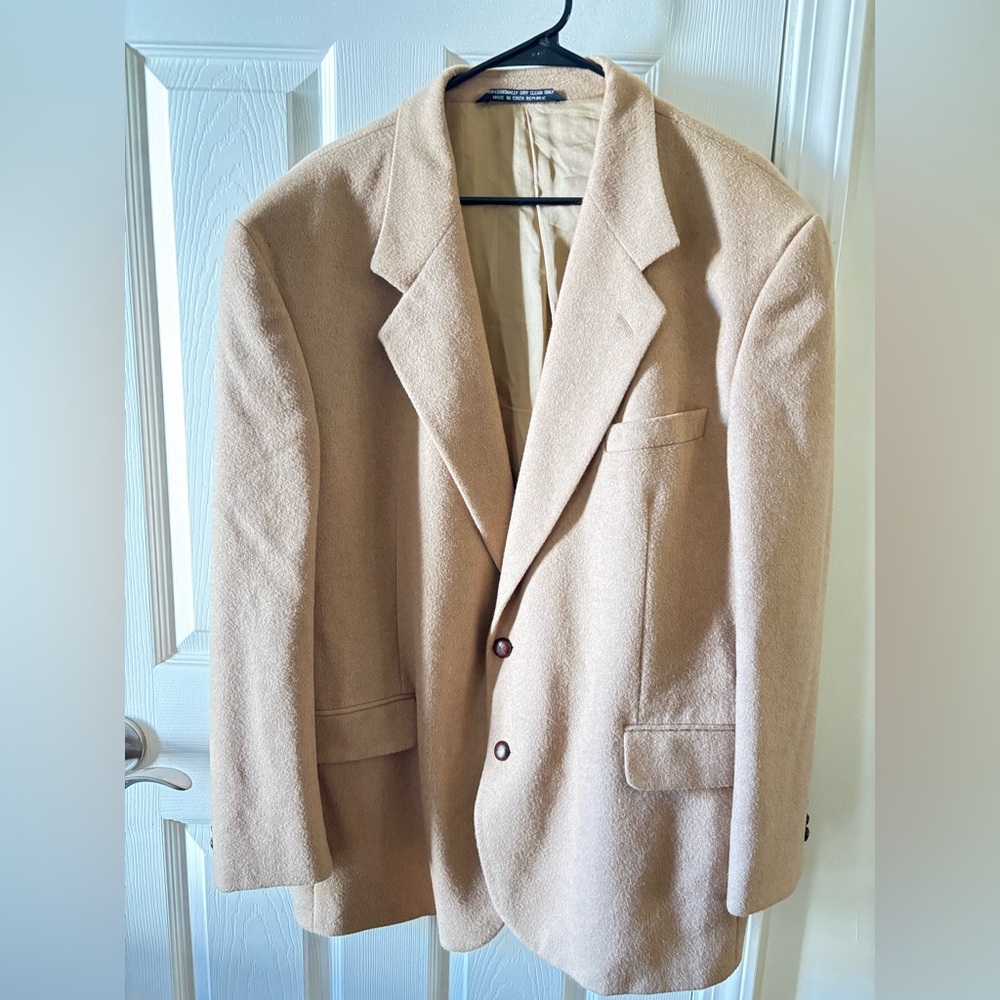 Tan camel hair blazer size 46R 2 button front.